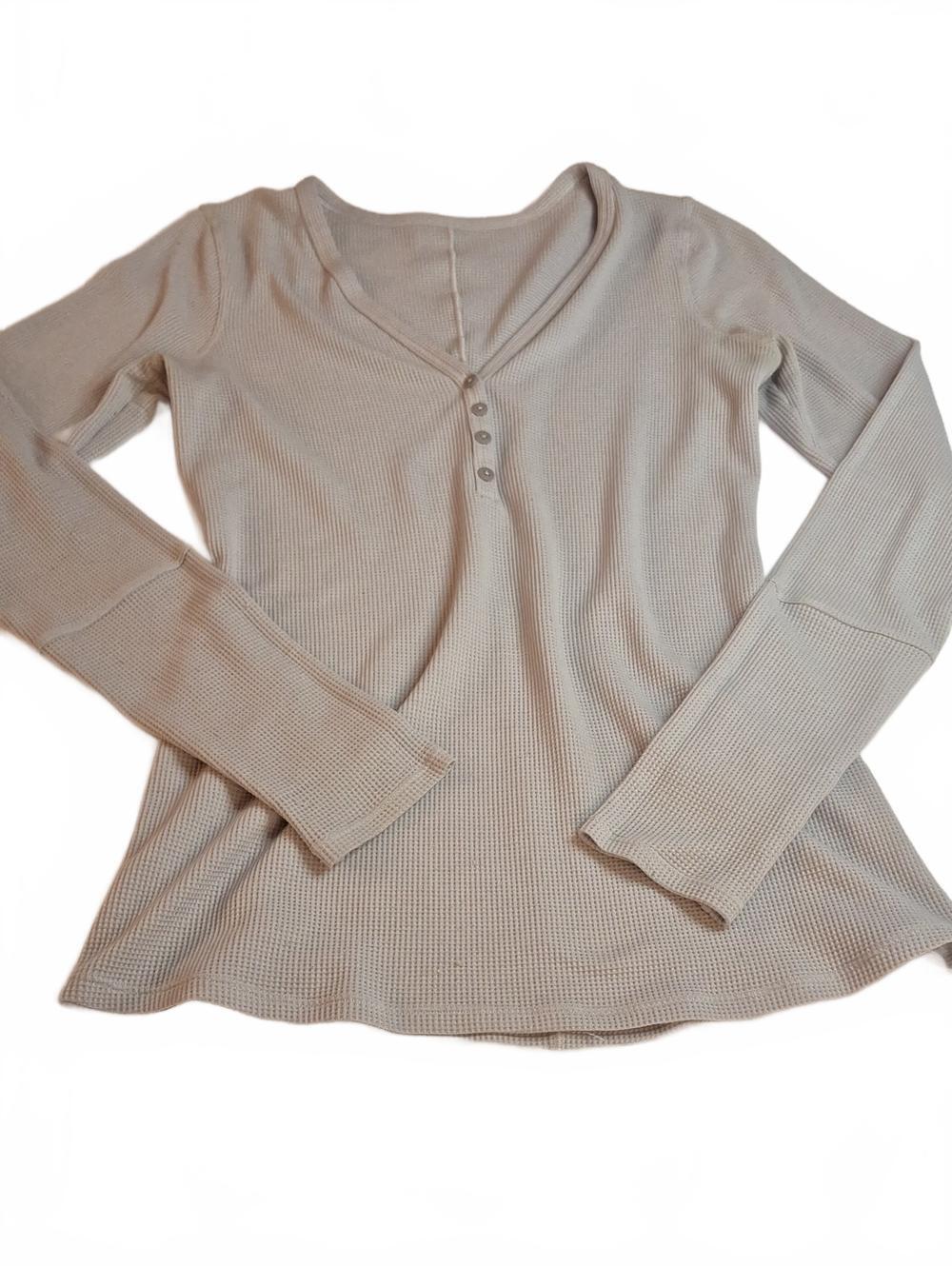 #646 Lululemon Waffle Knit Long Sleeve Henley approximate size 6